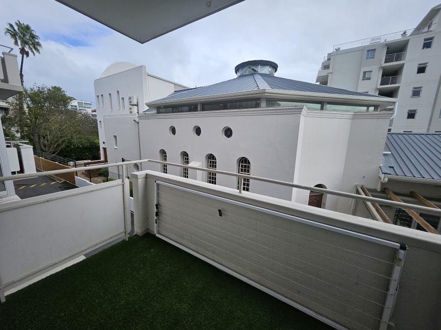 To Let 2 Bedroom Property for Rent in Sea Point Western Cape